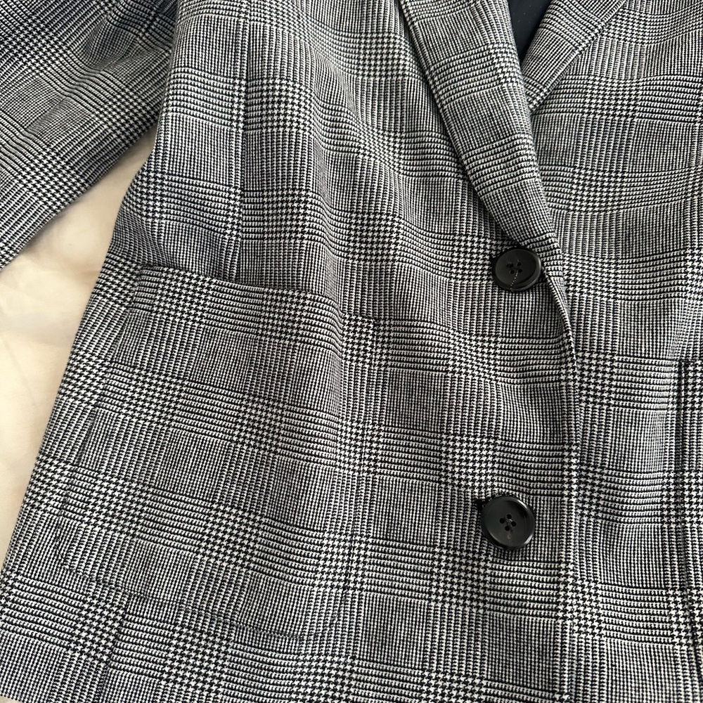 Sezane Classic Checkered Blazer - Picture 4 of 5